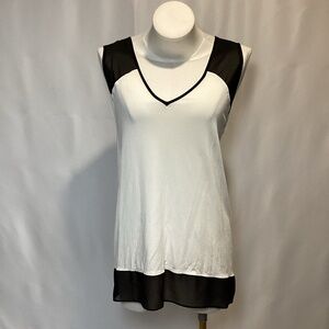 433. Vince Camuto High-Low Tank EUC Size Medium